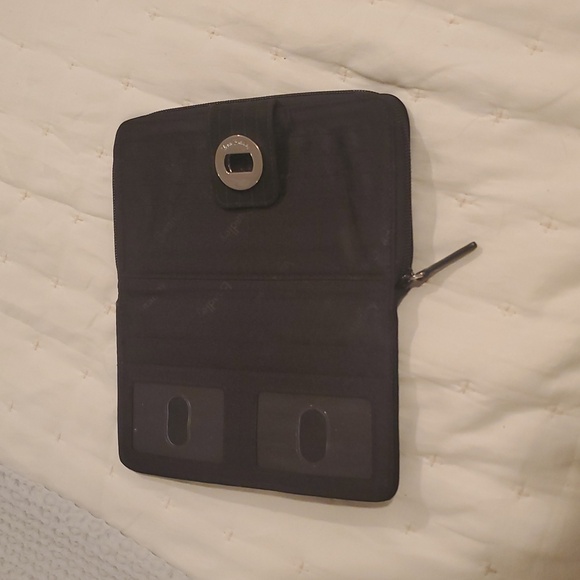 VERA BRADLEY Turnlock Wallet Black Quilted - Picture 2 of 7